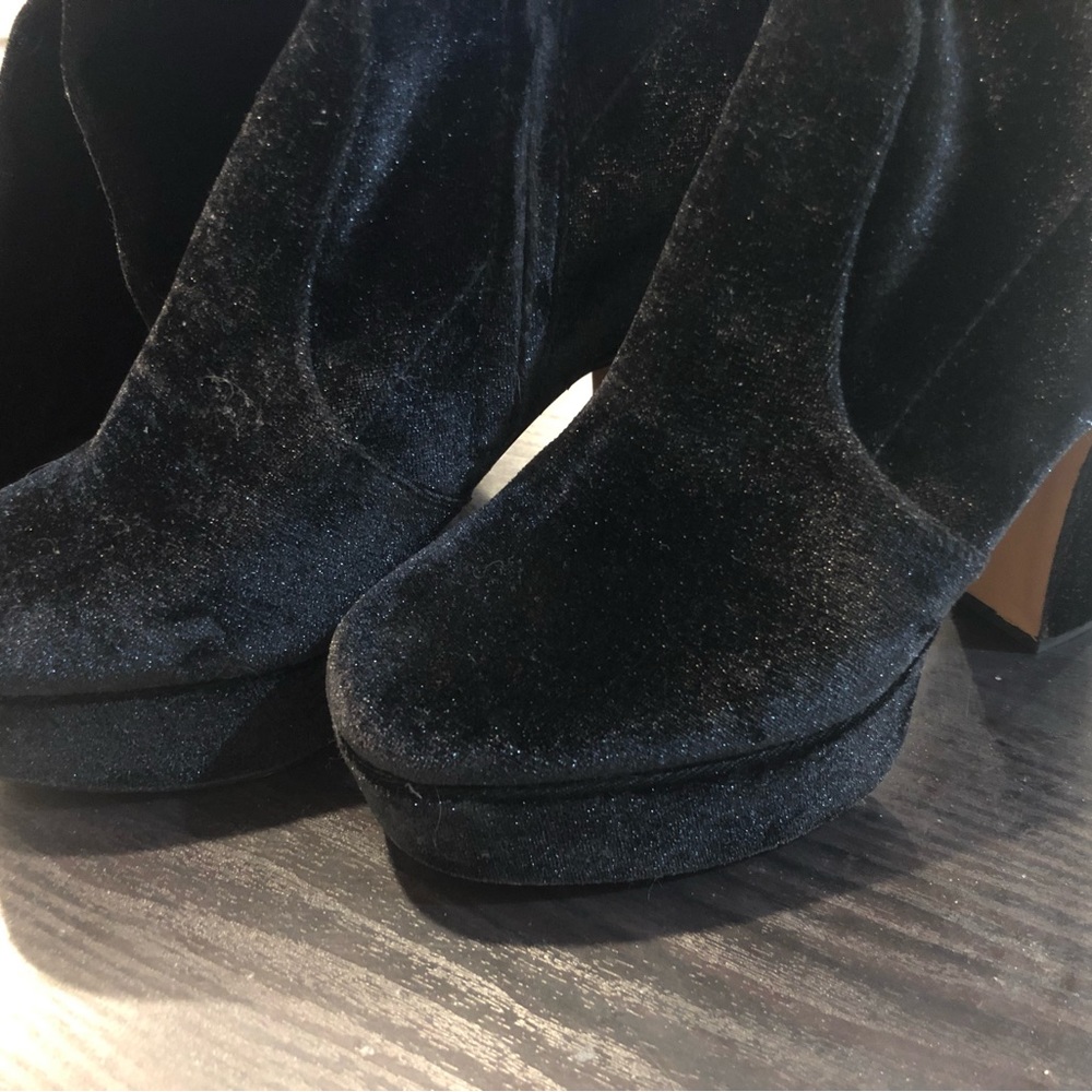 Joyce Azria boots